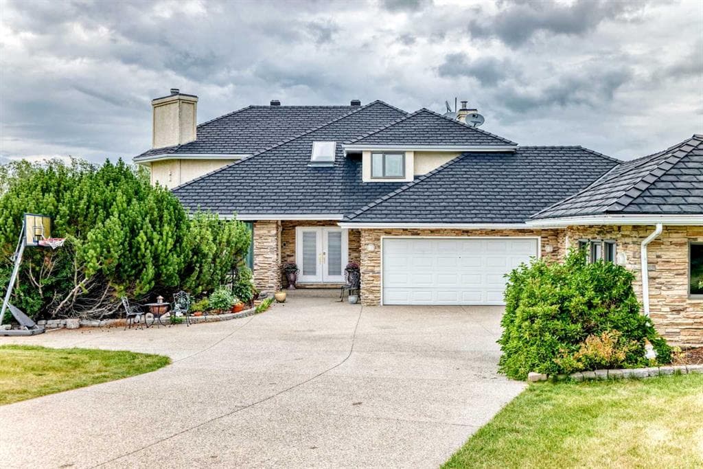 63 Blueridge Close — photo 1