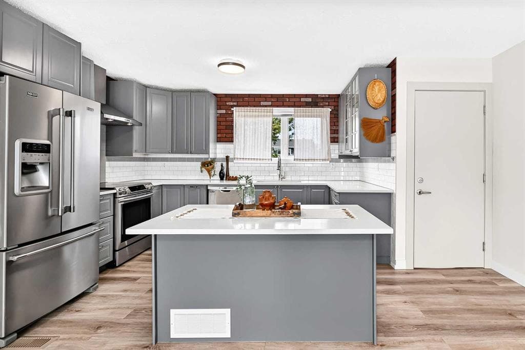 5-bed Detached for sale at 42 Rundlelawn Close NE, Calgary