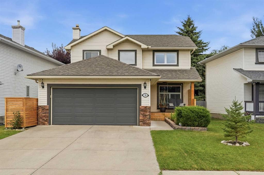 76 Douglas Park Boulevard SE — photo 1