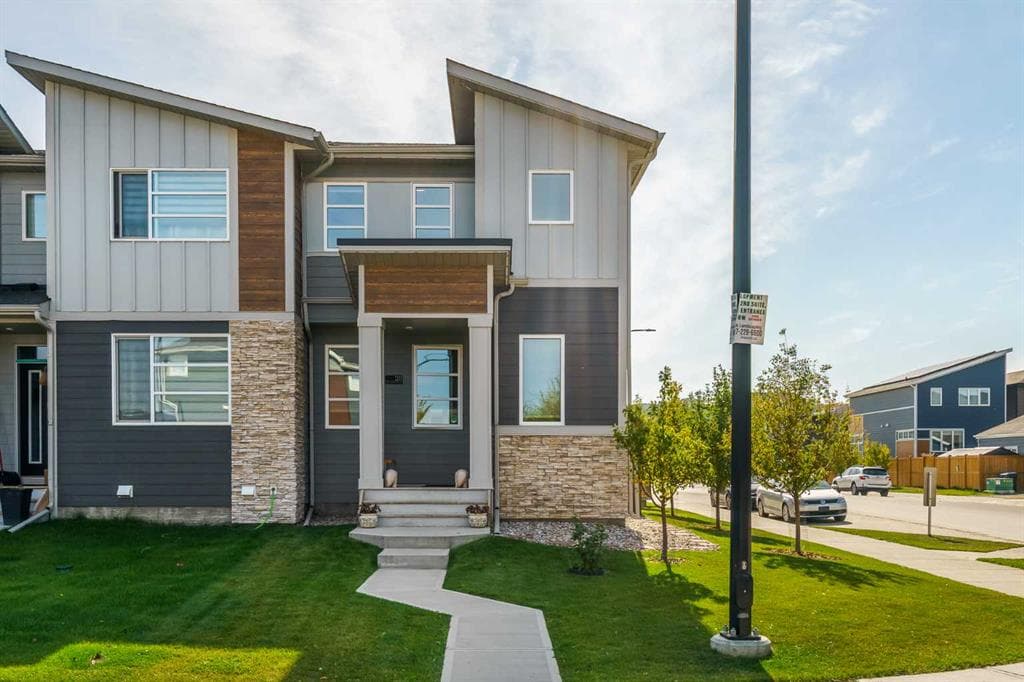 211 Wolf Creek Avenue SE — photo 1