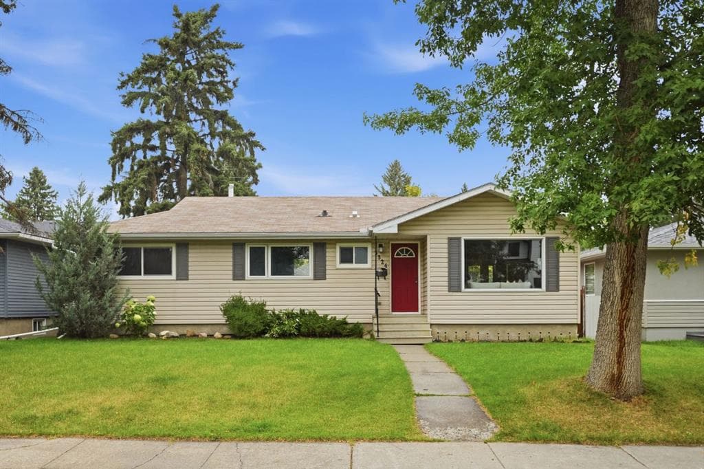 3324 36 Avenue SW — photo 1