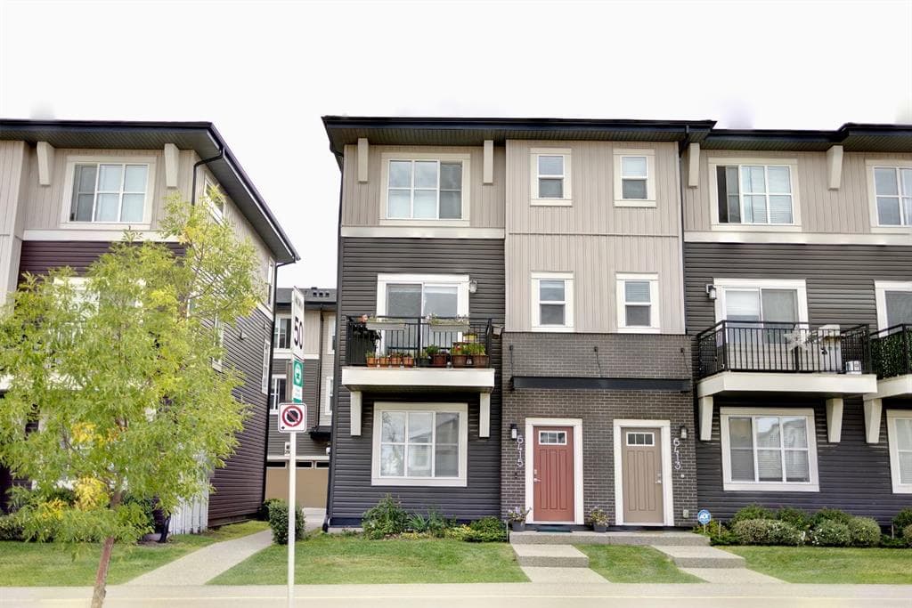 4-bed Townhouse for sale at 6415 128 Avenue NE, Calgary