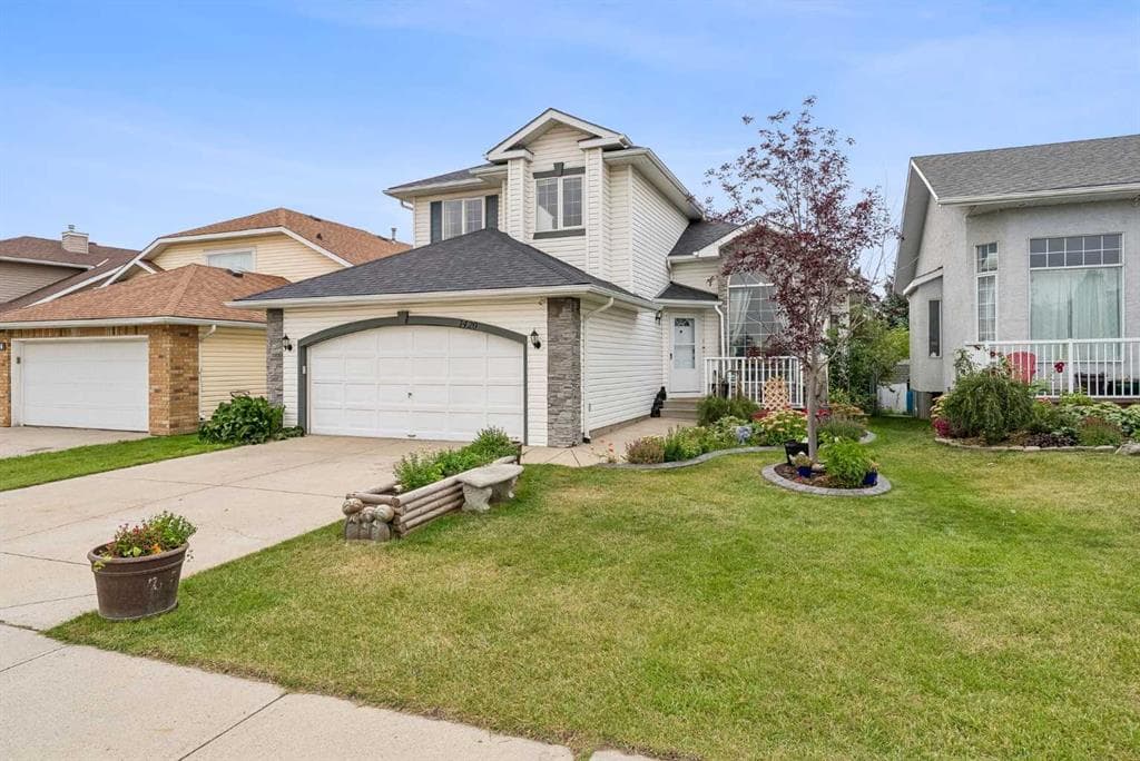 1420 Meadowbrook Drive SE — photo 1