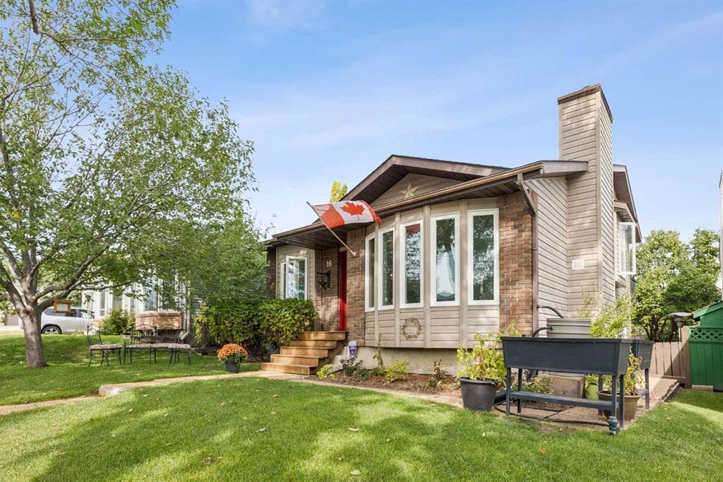 16 Macewan Meadow Link NW — photo 1