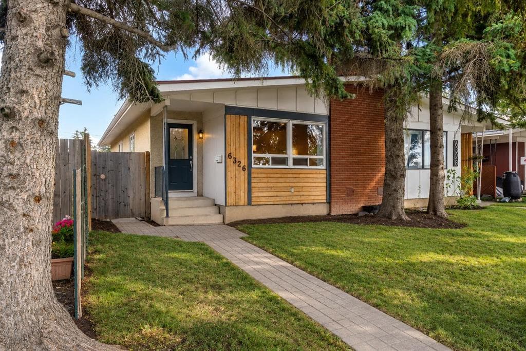 4-bed Semi-detached for sale at 6326 37 Street SW, Calgary