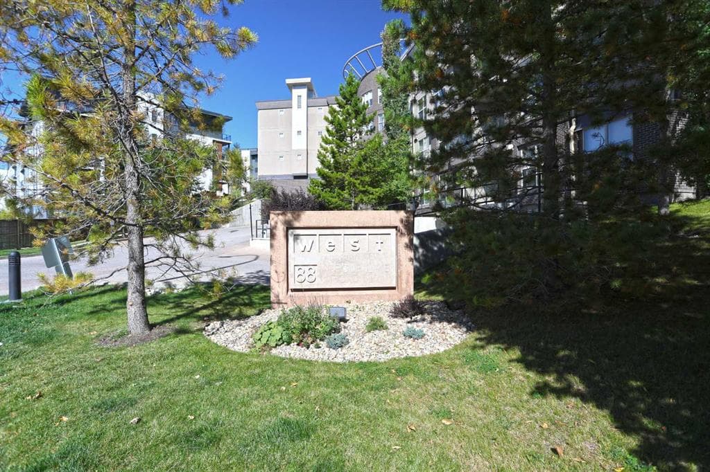 421, 88 Arbour Lake Road NW — photo 1