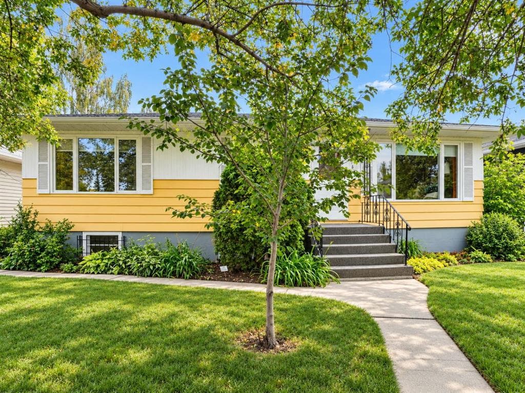 4-bed Detached for sale at 3216 27 Street SW, Calgary