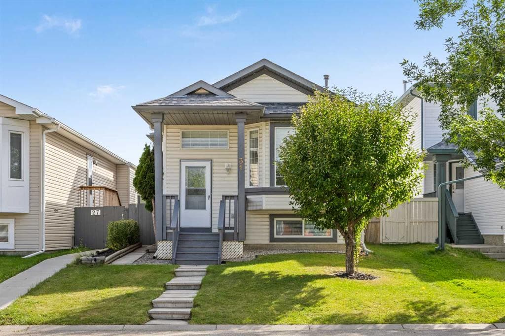 4-bed Detached for sale at 31 Harvest Rose Circle NE, Calgary