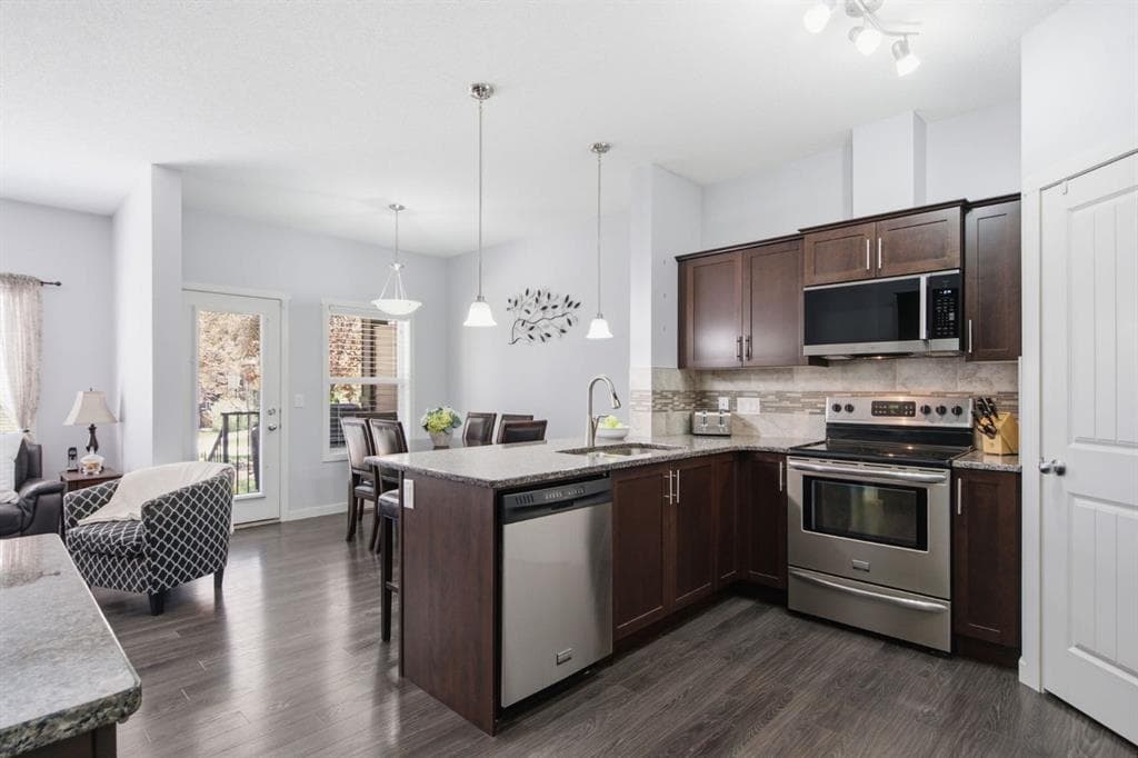 126 Copperpond Landing SE — photo 1