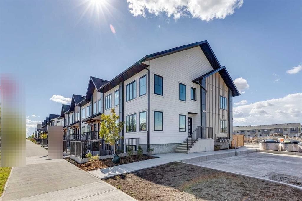 3-bed Townhouse for sale at 14689 1 Street NE, Calgary