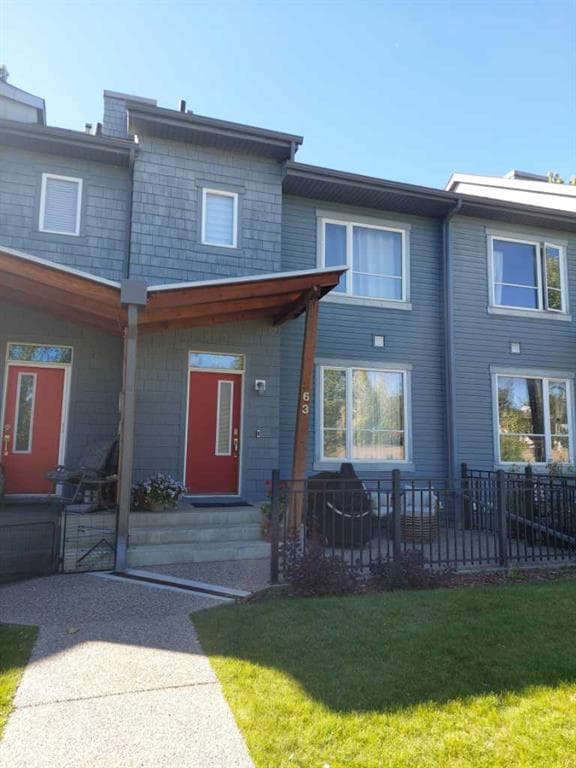 63 Chapalina Square SE — photo 1