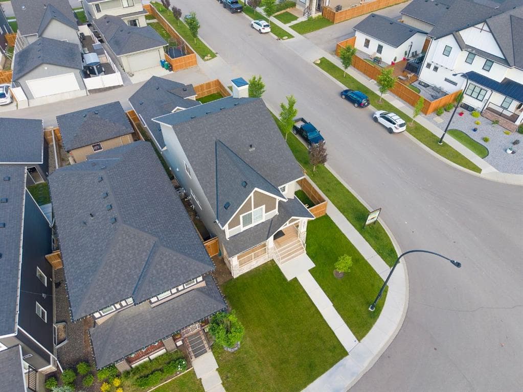 601 Reynolds Crescent SW — photo 1