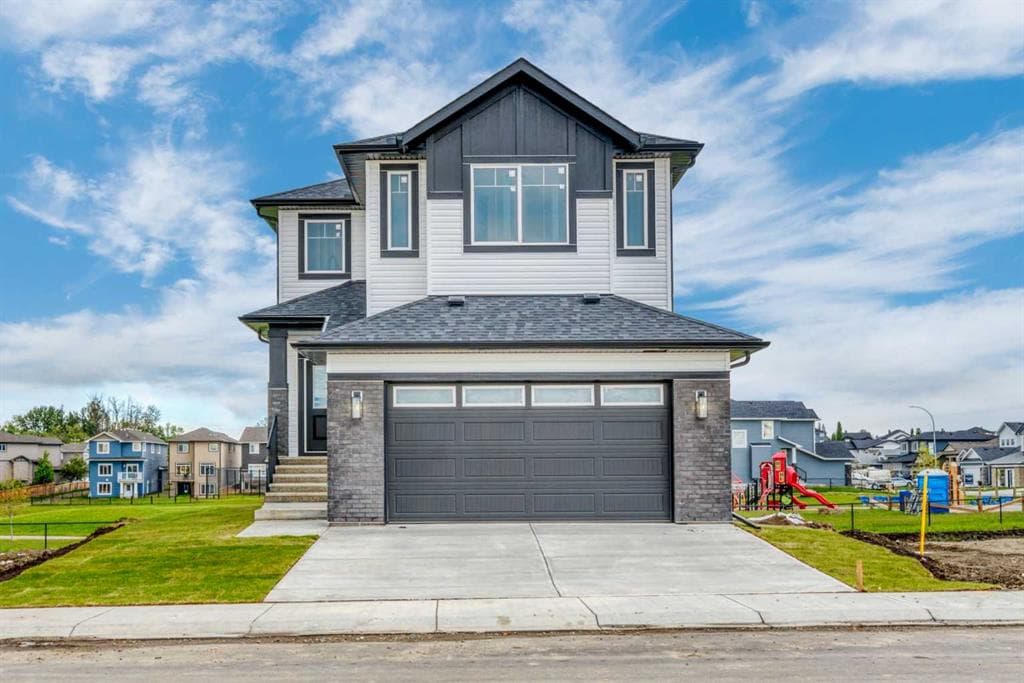 3-bed Detached for sale at 112 Lakewood, Strathmore