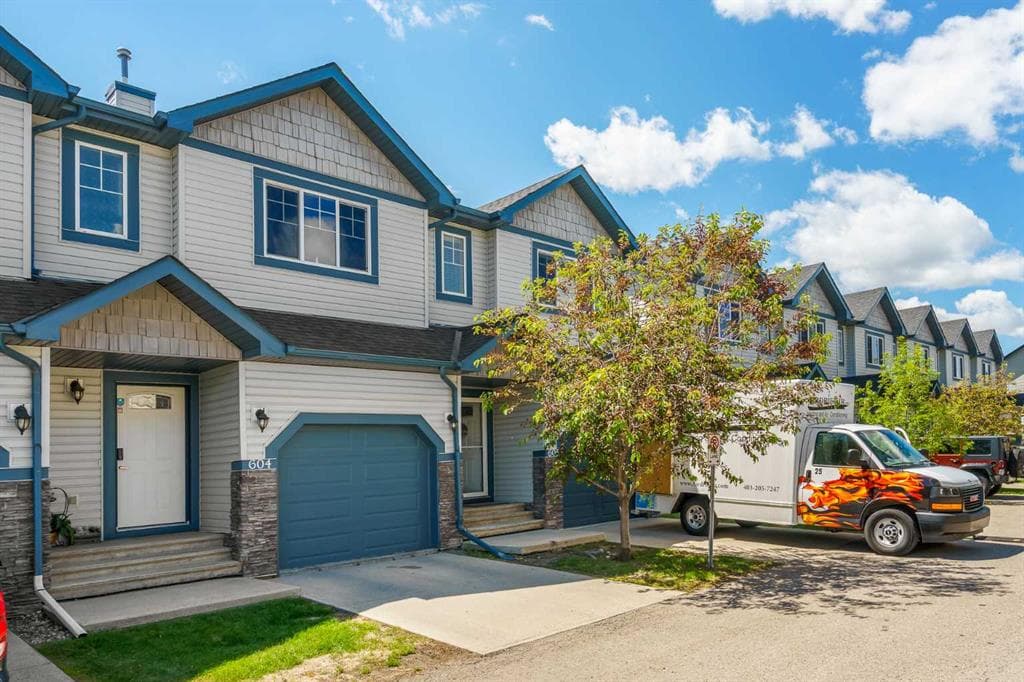 3-bed Townhouse for sale at 604, 620 Luxstone Landing SW, Airdrie