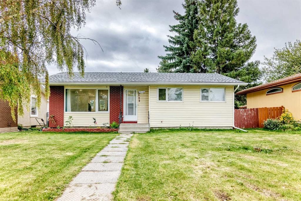 4123 Maryvale Drive NE — photo 1