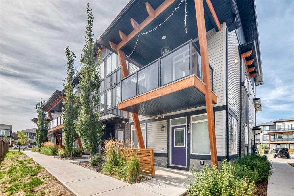 505, 10060 46 Street NE — photo 1