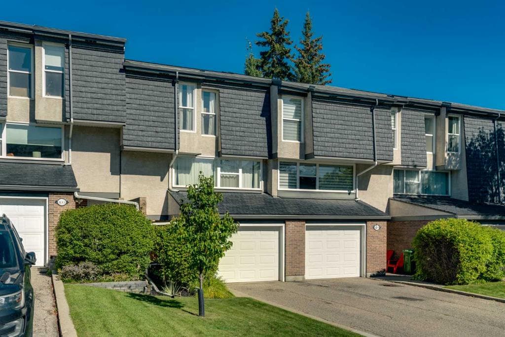3-bed Townhouse for sale at 431 Brae Glen Crescent SW, Calgary