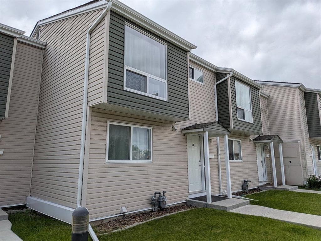 19, 5425 Pensacola Crescent SE — photo 1