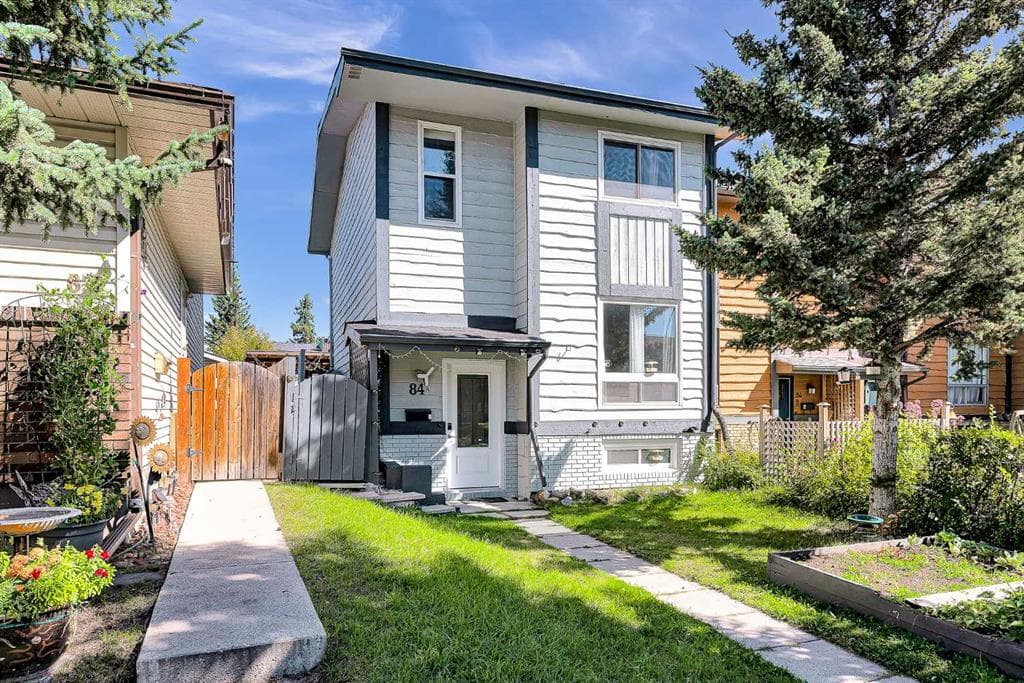 4-bed Semi-detached for sale at 84a Cedarwood Hill SW, Calgary