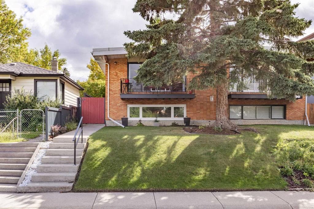 219 26 Avenue NE — photo 1