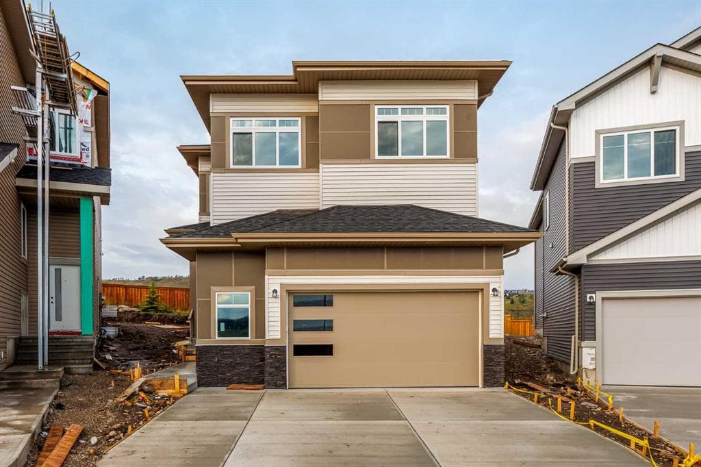 5-bed Detached for sale at 109 Topaz Place, Cochrane