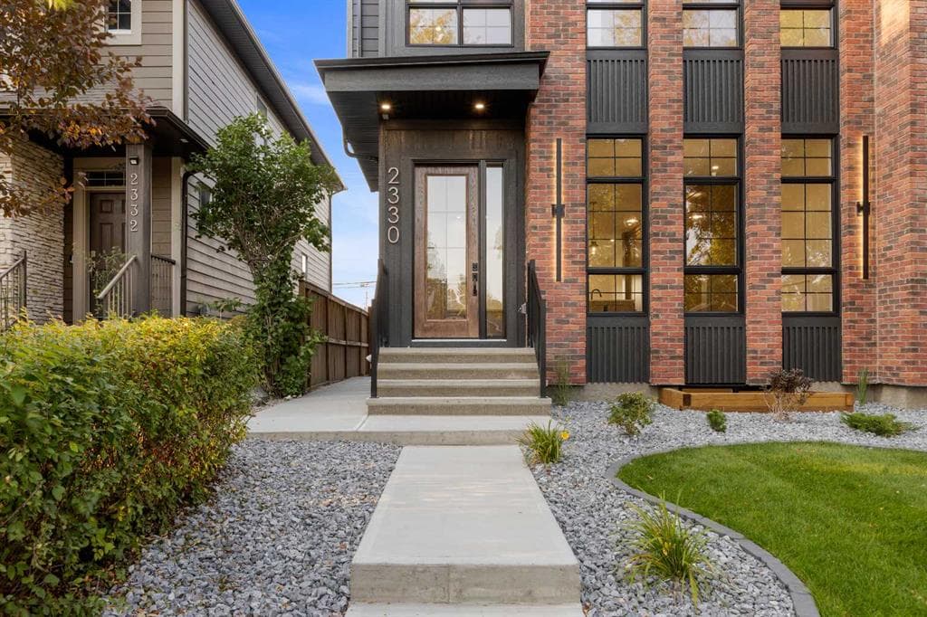 2330 54 Avenue SW — photo 1