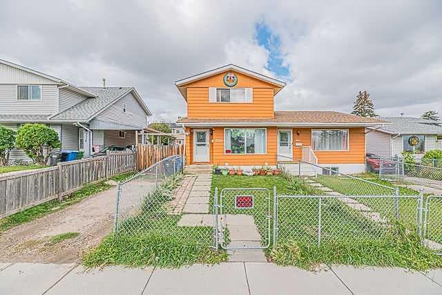 3326 Radcliffe Drive SE — photo 1