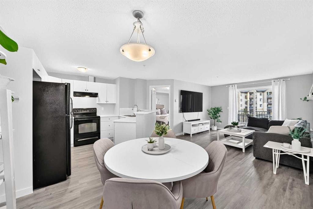 7205, 304 Mackenzie Way SW — photo 1