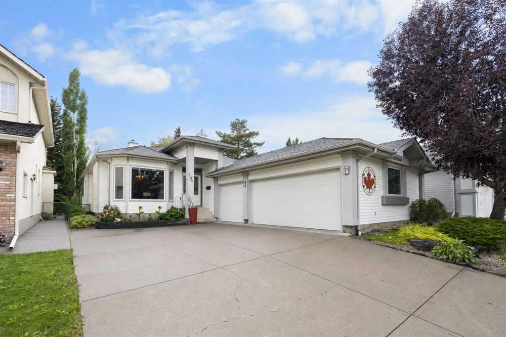 4-bed Detached for sale at 190 Woodpark Circle SW, Calgary
