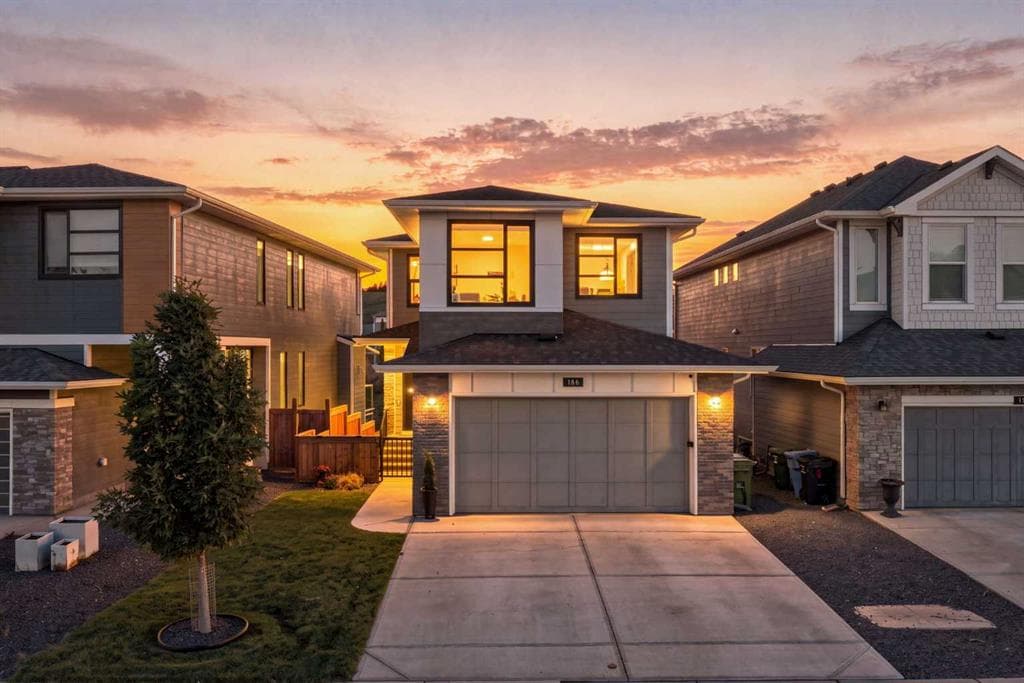 186 Cranbrook Park SE — photo 1
