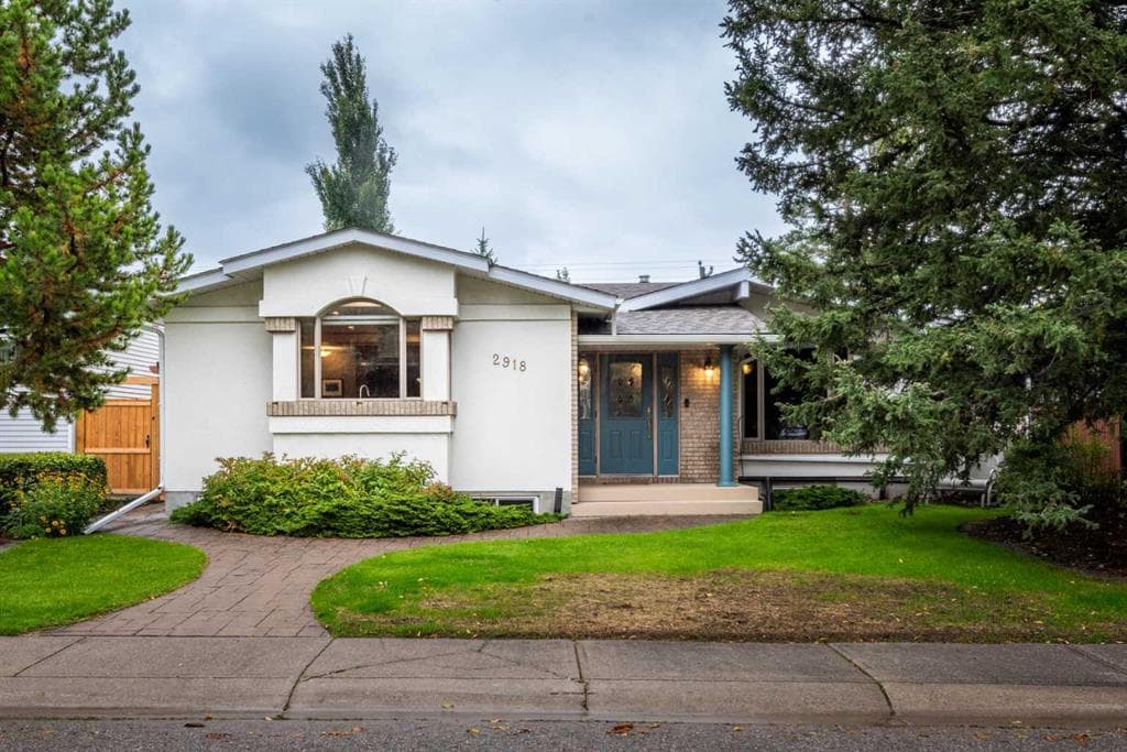 2918 Lathom Crescent SW — photo 1