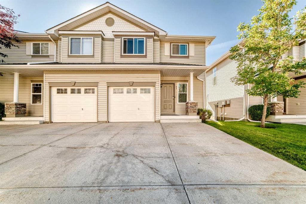 3-bed Townhouse for sale at 21 Rocky Vista Circle NW, Calgary