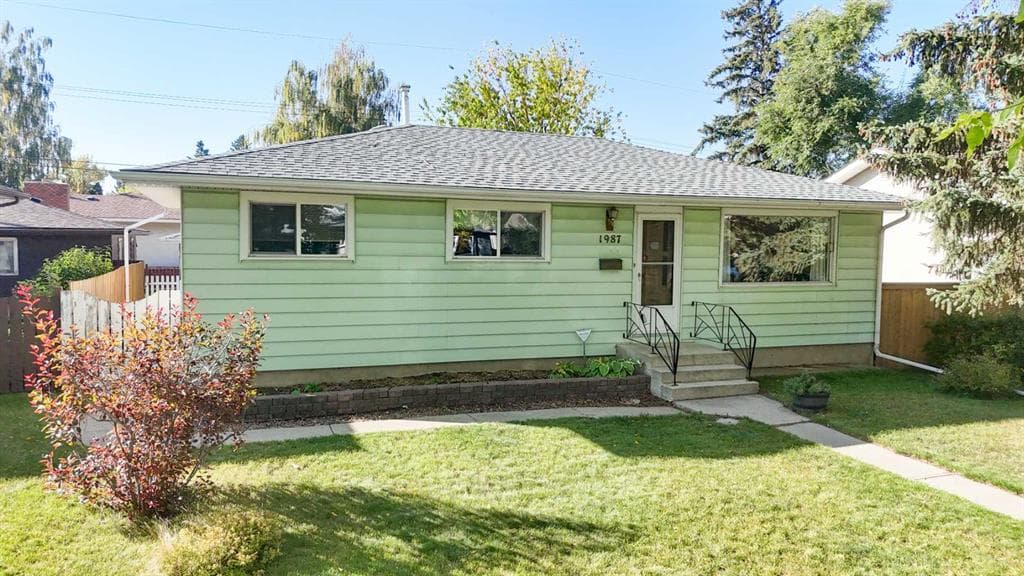 3-bed Detached for sale at 1987 Cottonwood Crescent SE, Calgary