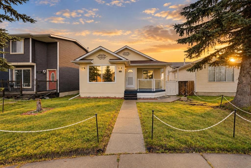 228 Taradale Close NE — photo 1