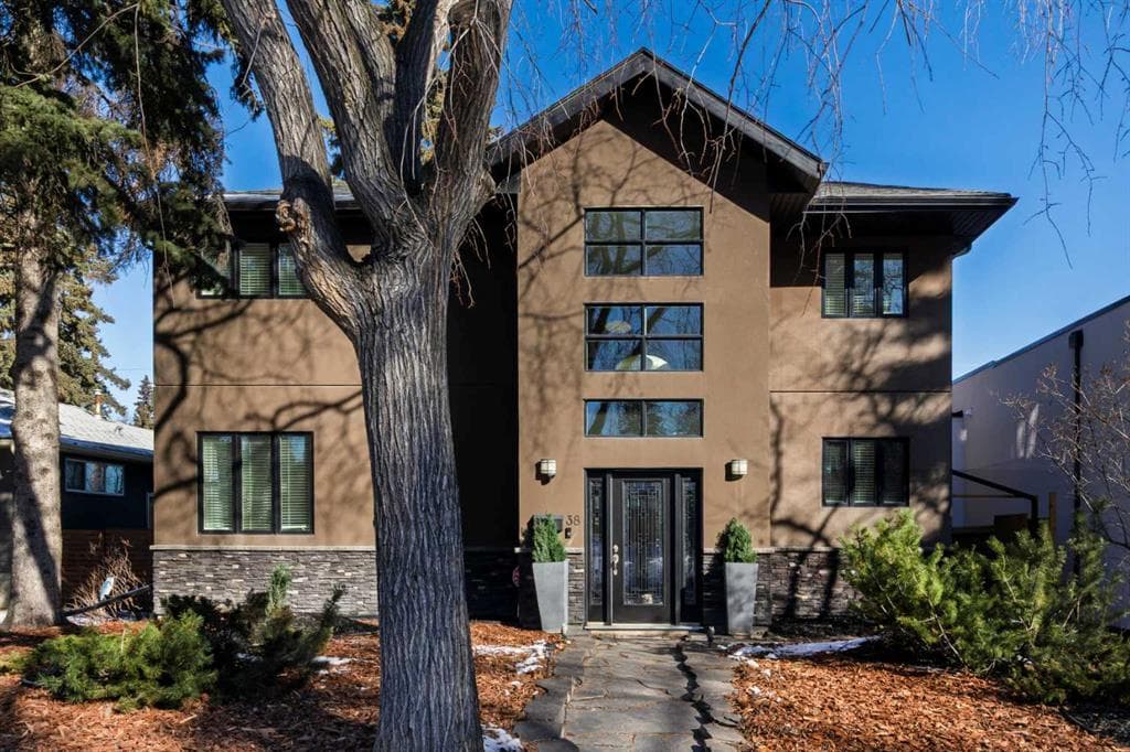 3-bed Detached for sale at 38 Lissington Drive SW, Calgary