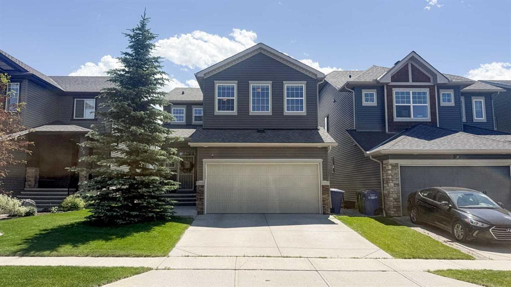 31 Ravenslea Crescent SE — photo 1