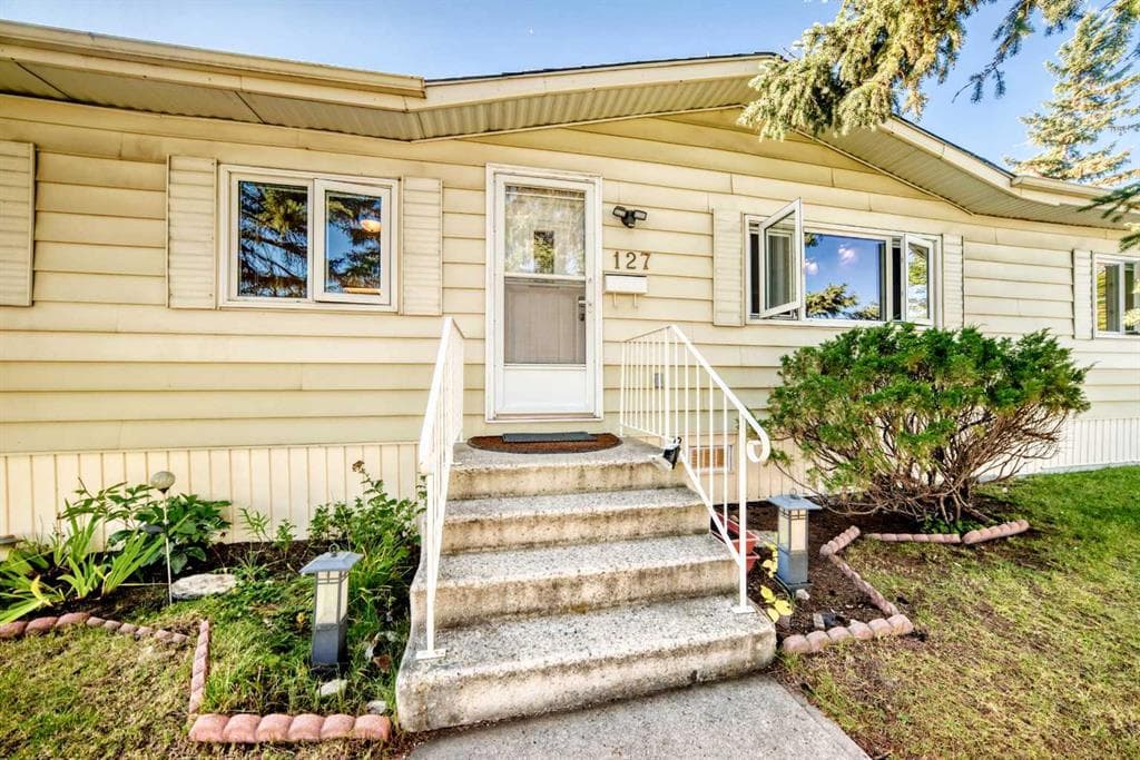 127 Huntwell Place NE — photo 1