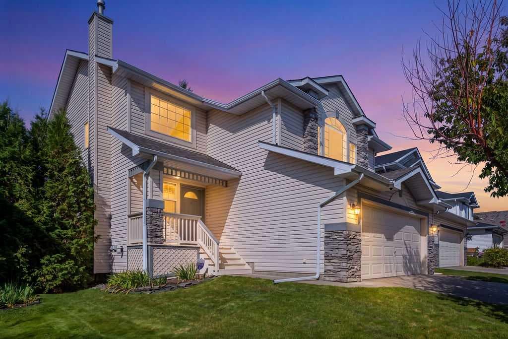 472 Douglas Glen Point SE — photo 1