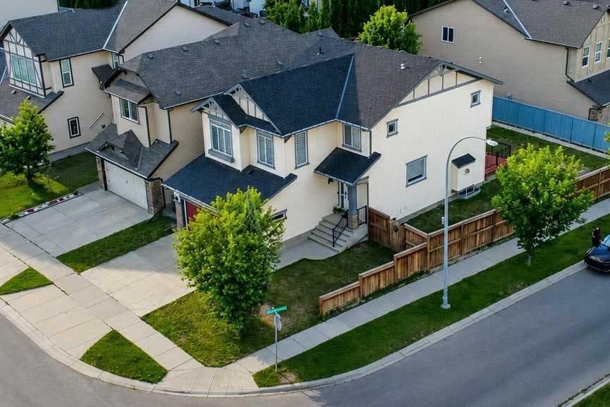 799 New Brighton Drive SE — photo 1