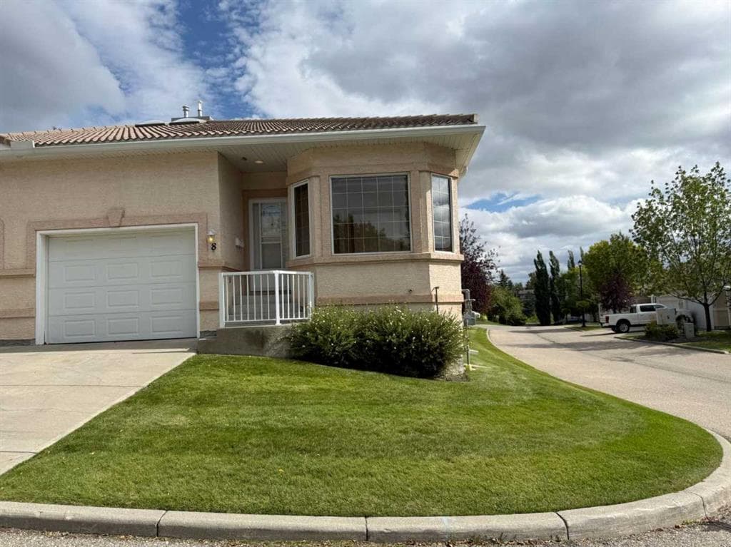 8 Scimitar Rise NW — photo 1