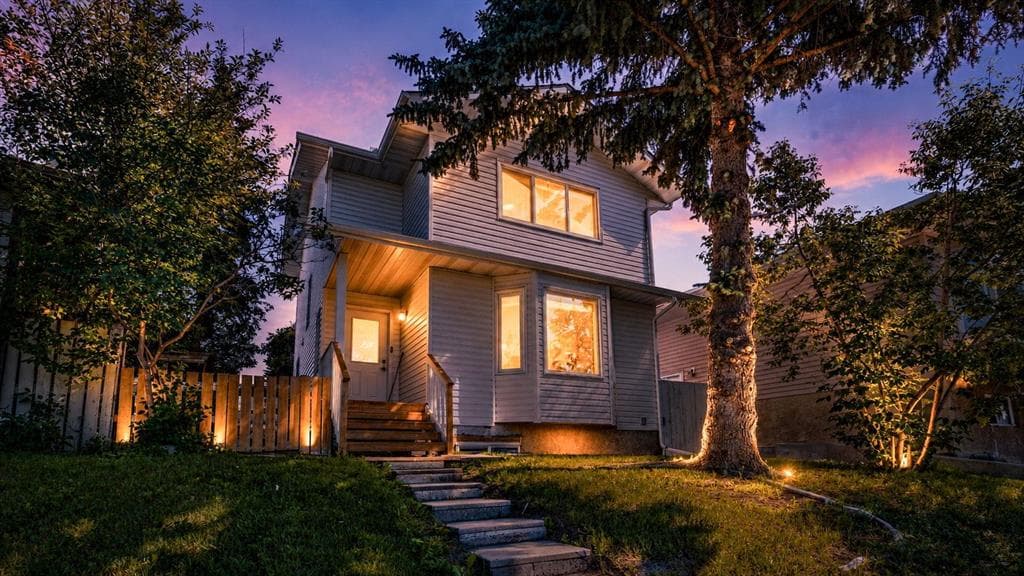 15 Taraglen Court NE — photo 1