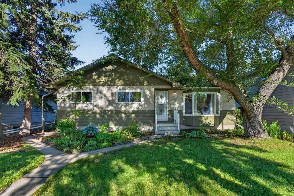 3819 Charleswood Drive NW — photo 1