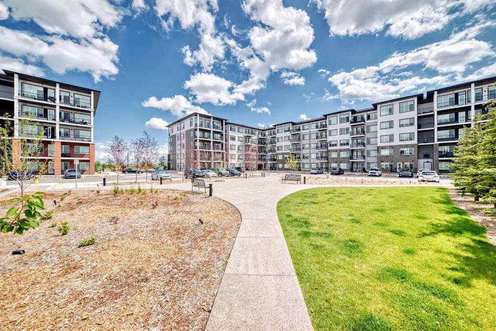 1505, 395 Skyview Parkway NE — photo 1