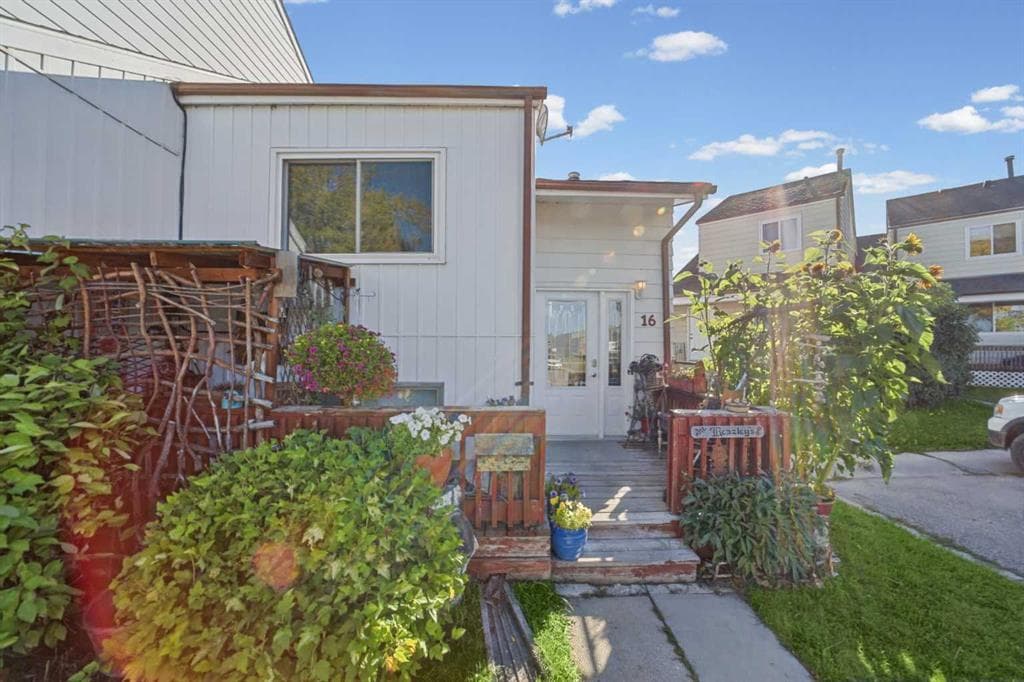 16 Princess Petra Avenue — photo 1