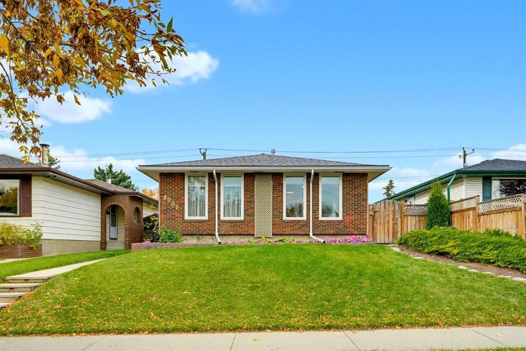 3-bed Detached for sale at 8007 Huntington Street NE, Calgary