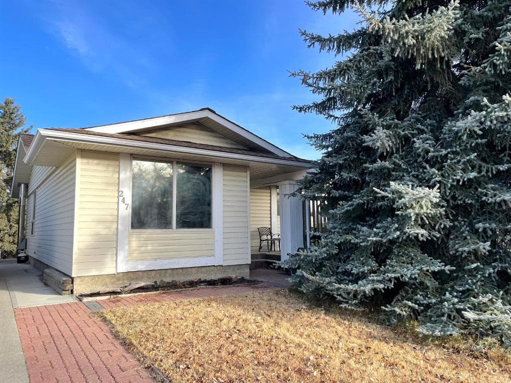 247 Bracewood Road SW — photo 1