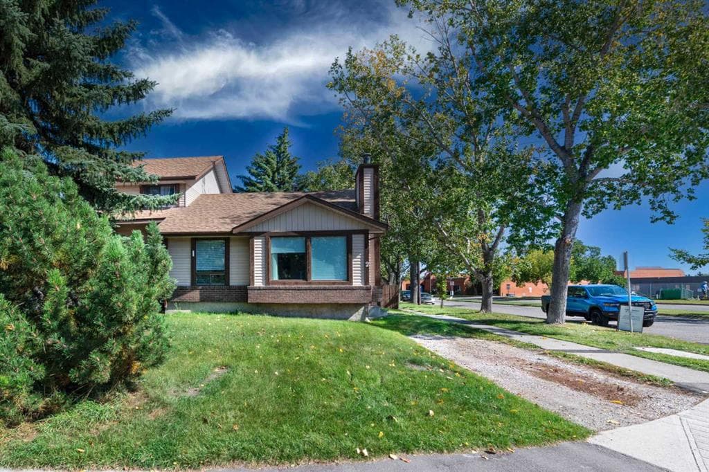 3-bed Semi-detached for sale at 2 Deer Lane Road SE, Calgary