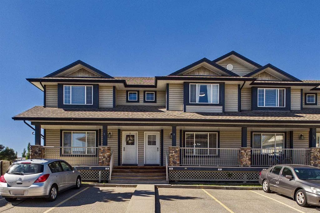 4-bed Townhouse for sale at 9 Citadel Point NW, Calgary