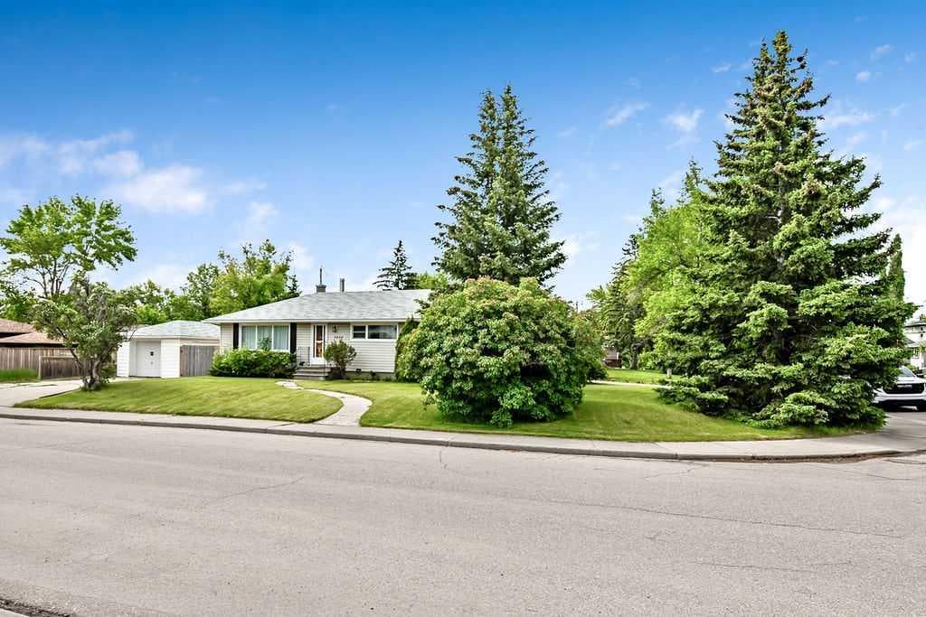 3-bed Detached for sale at 3807 25 Avenue SW, Calgary