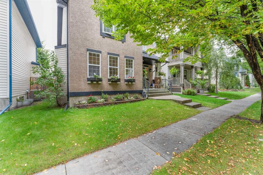 43 Elgin Drive SE — photo 1